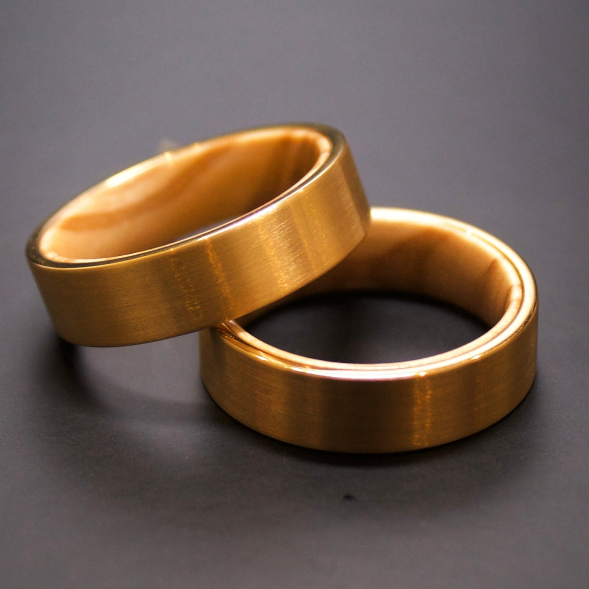 The Modernist in Gold - Mondeu