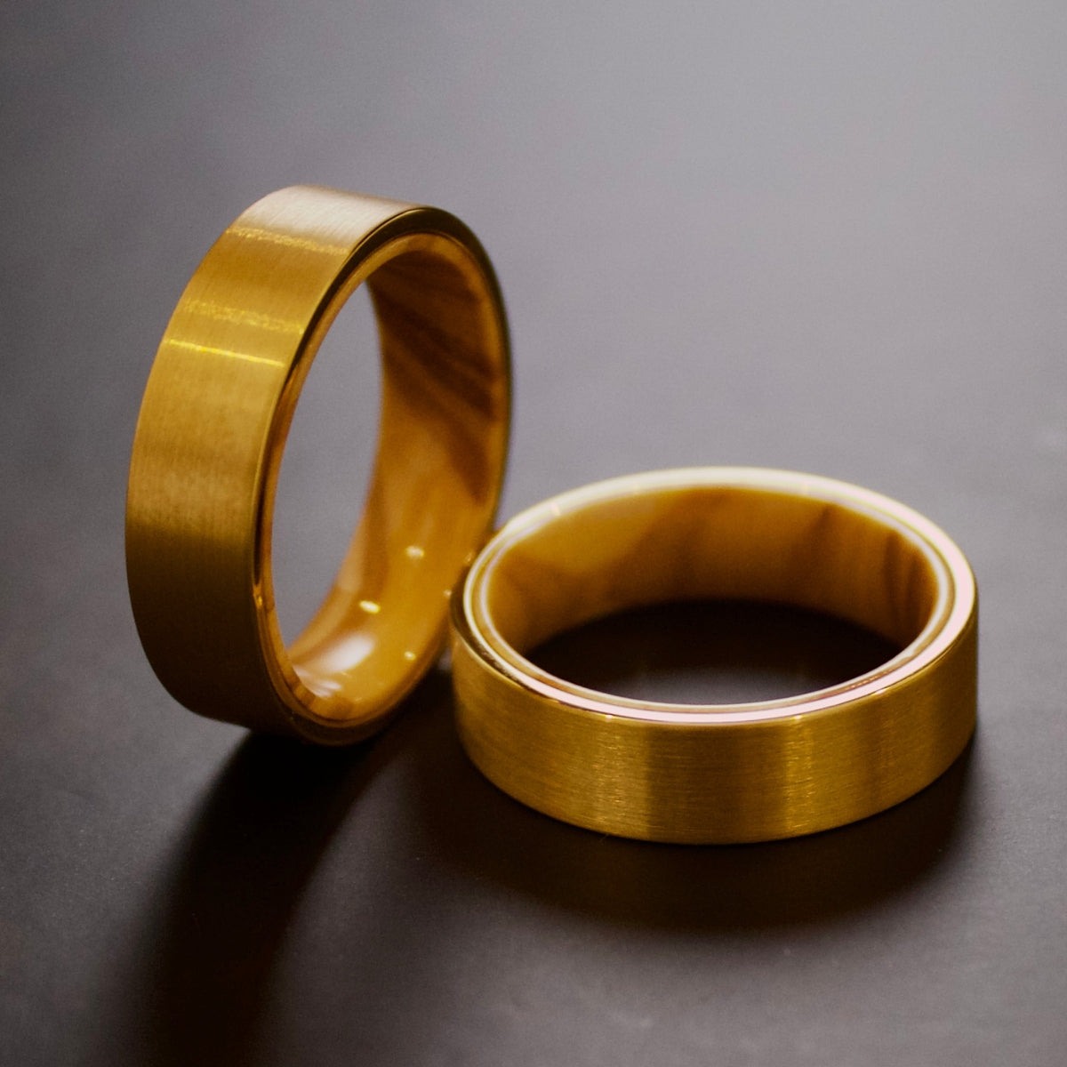 The Modernist in Gold - Mondeu