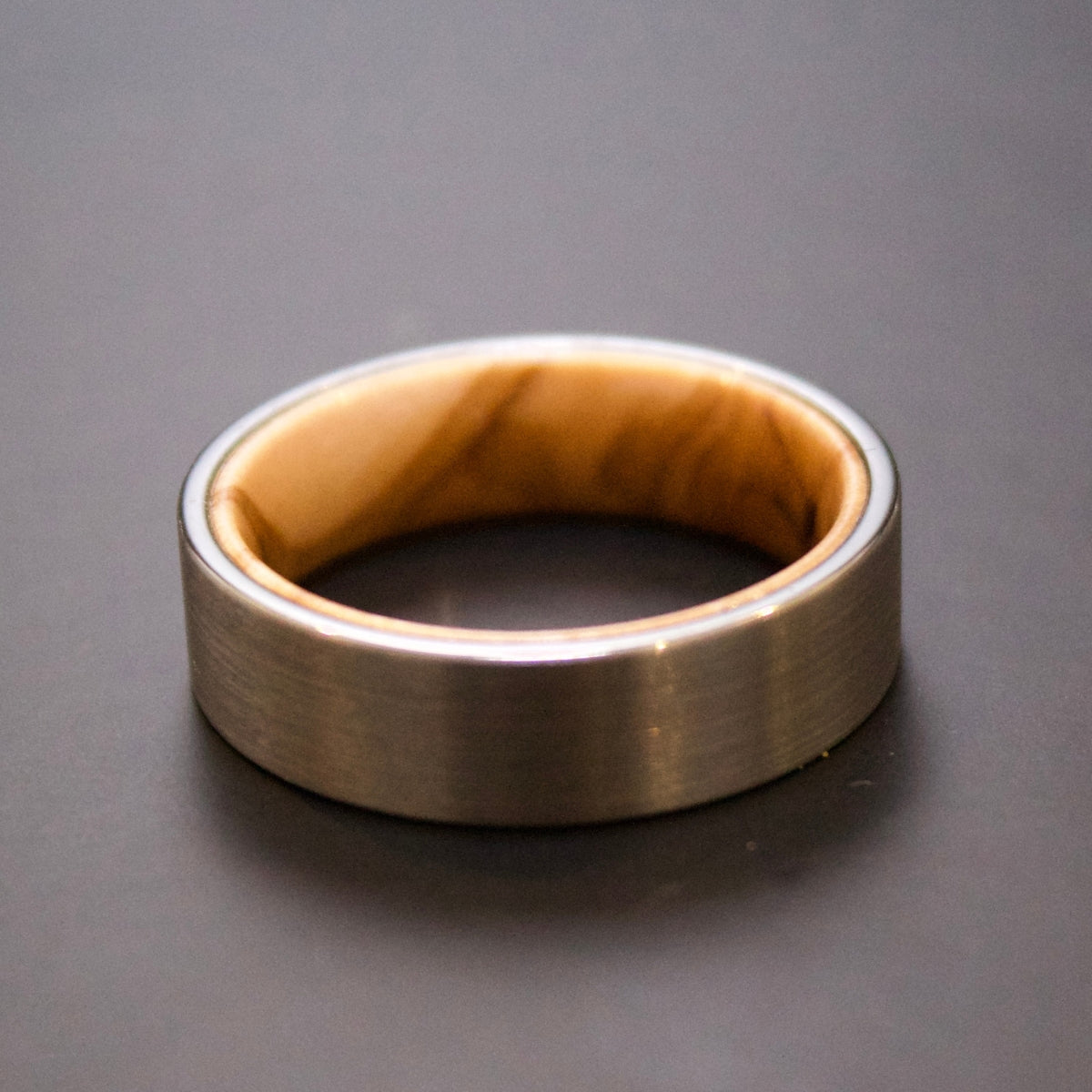 The Modernist in Silver - Mondeu